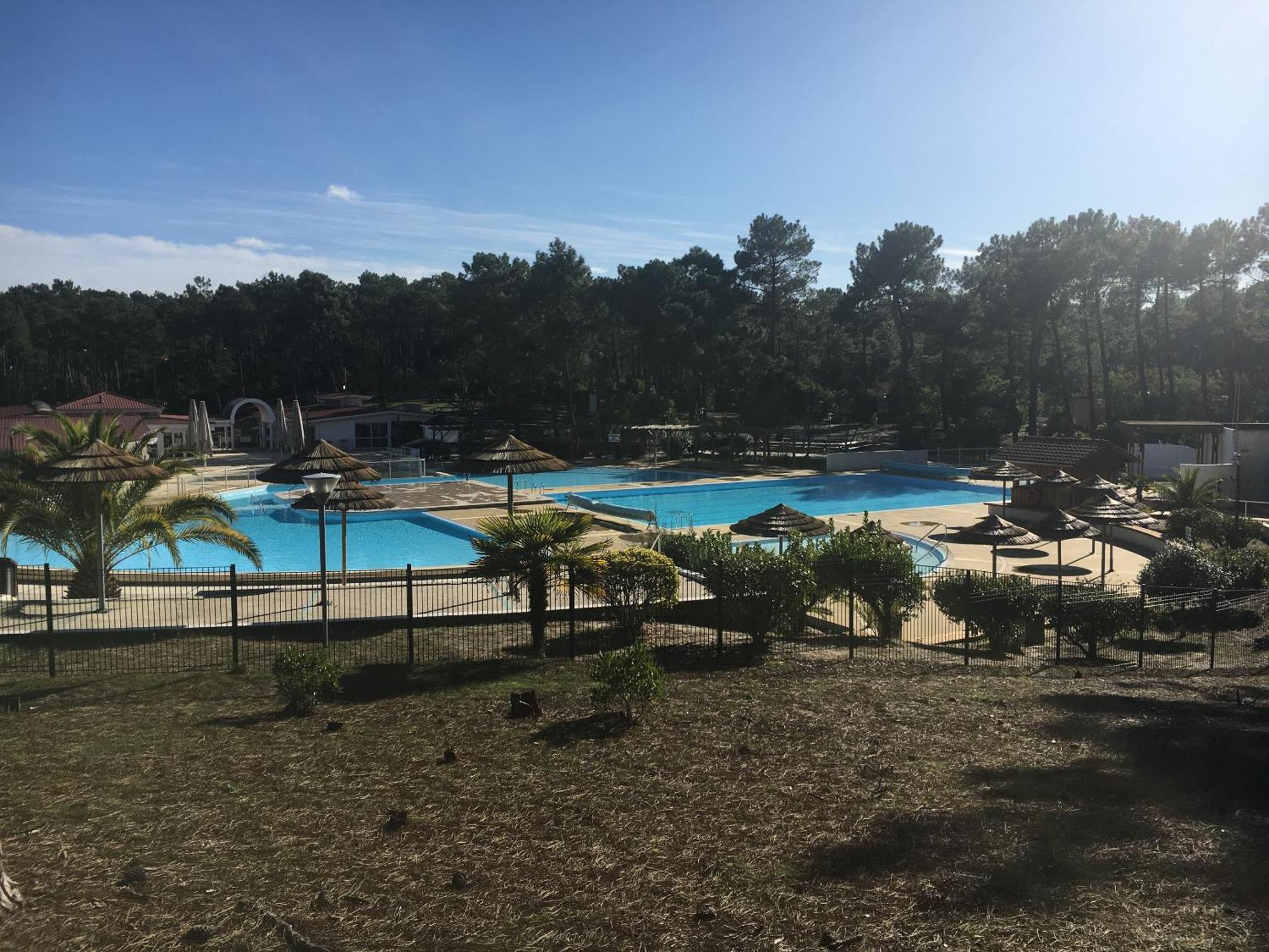Chalet Orange Naturiste La Jenny 勒波日 外观 照片